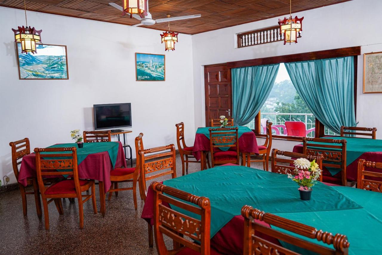 Oyo 436 Sandakelum Tourist Guest House Kandy Exterior foto
